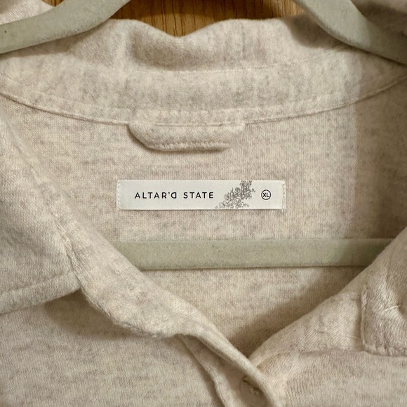 NWT Altar'd State Women’s Cream Collared Top - Size XL - Picture 3 of 7